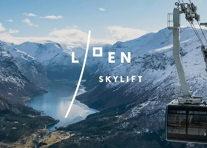 Ny Og Moderne Hytte I Stryn. Solrik Plassering
