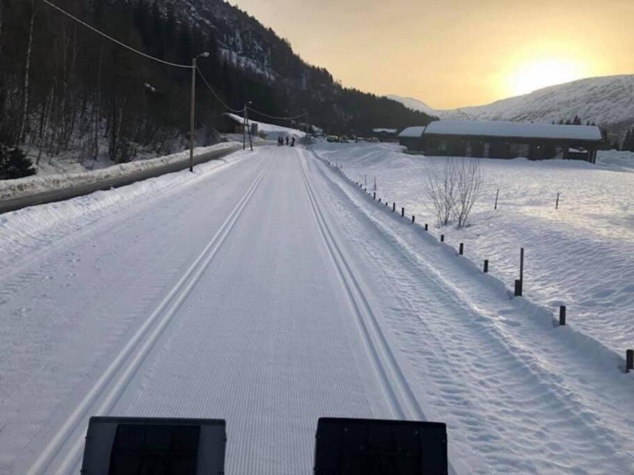Ny Og Moderne I Stryn. Solrik Plassering * Stryn